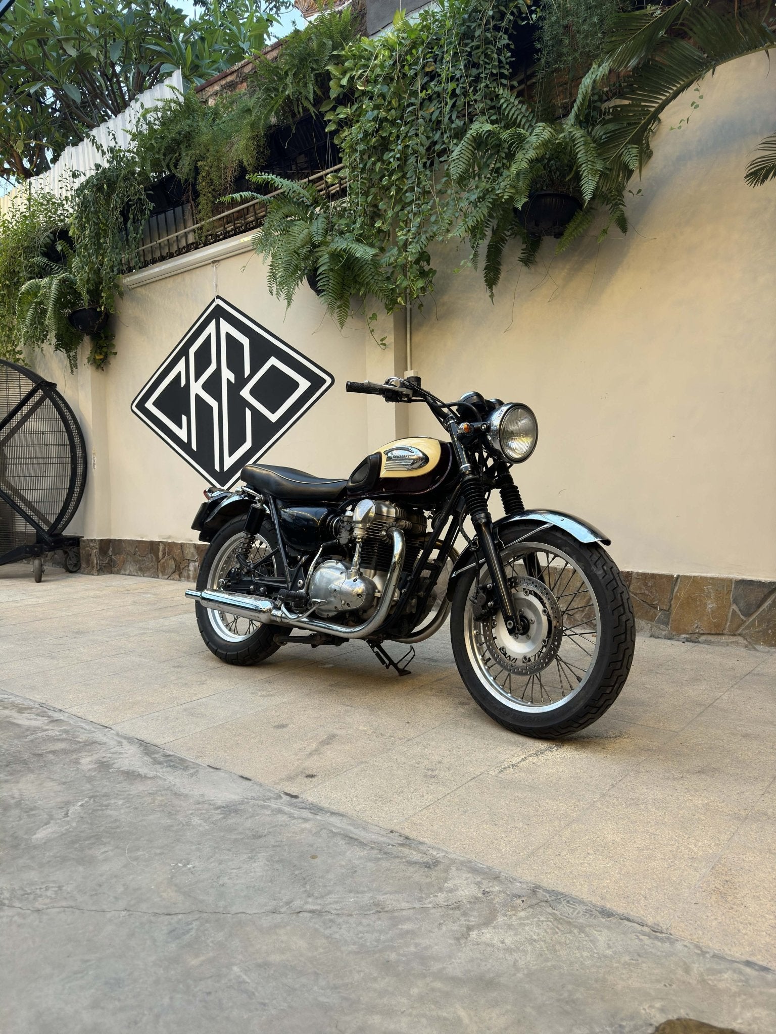 Kawasaki W650 - Creo Vietnam